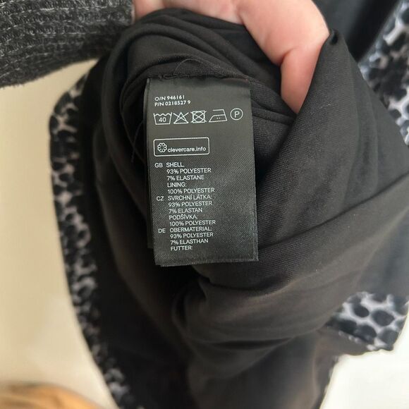 H&M Keyhole Back Scoop Neck Leopard Open Back Dress - Picture 9 of 9